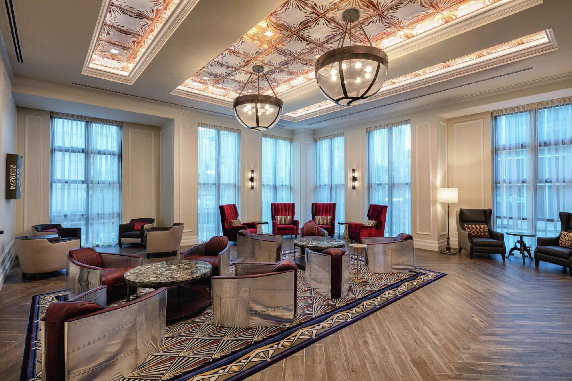 The Higgins Hotel New Orleans, Curio Collection By Hilton Zewnętrze zdjęcie